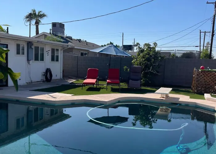Holiday home Cozy With Sparkling Pool/pet Friendly *
