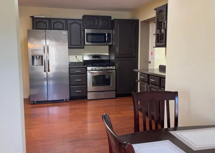 Cozy With Sparkling Pool/pet Friendly *
