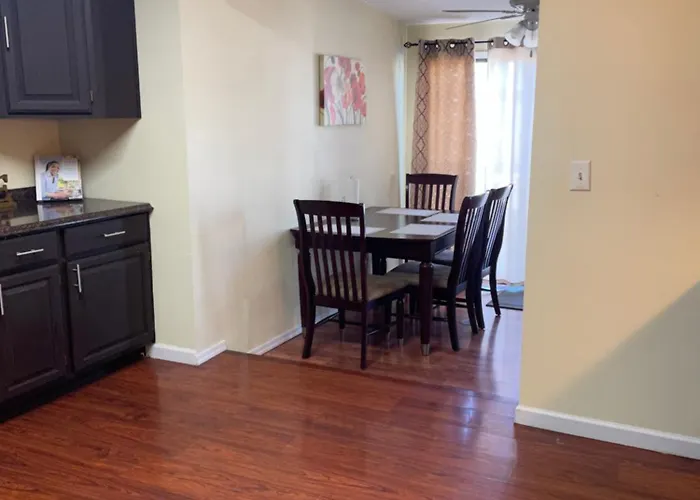 Cozy With Sparkling Pool/pet Friendly Holiday home *