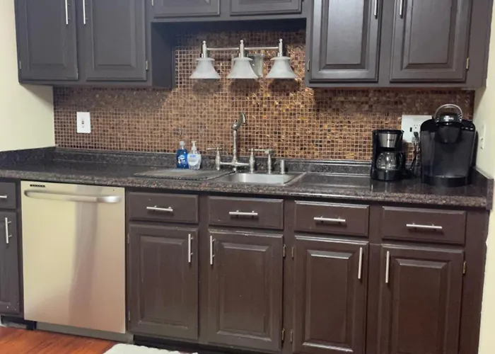 Cozy With Sparkling Pool/pet Friendly Holiday home