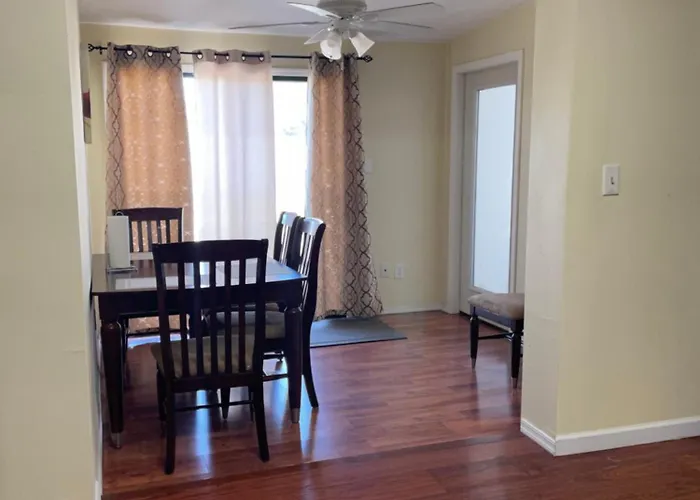 Cozy With Sparkling Pool/pet Friendly Holiday home Mesa
