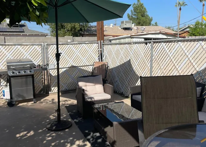Cozy With Sparkling Pool/pet Friendly
