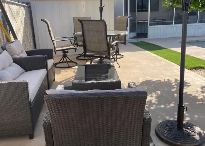 Cozy With Sparkling Pool/pet Friendly Holiday home Mesa