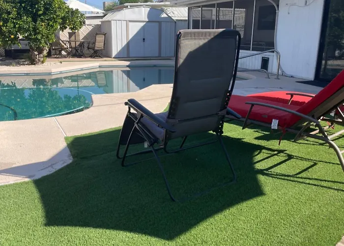 Cozy With Sparkling Pool/pet Friendly *